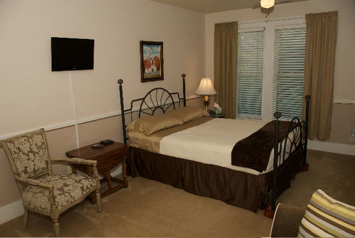 Deer Creek Inn Nevada City Room photo